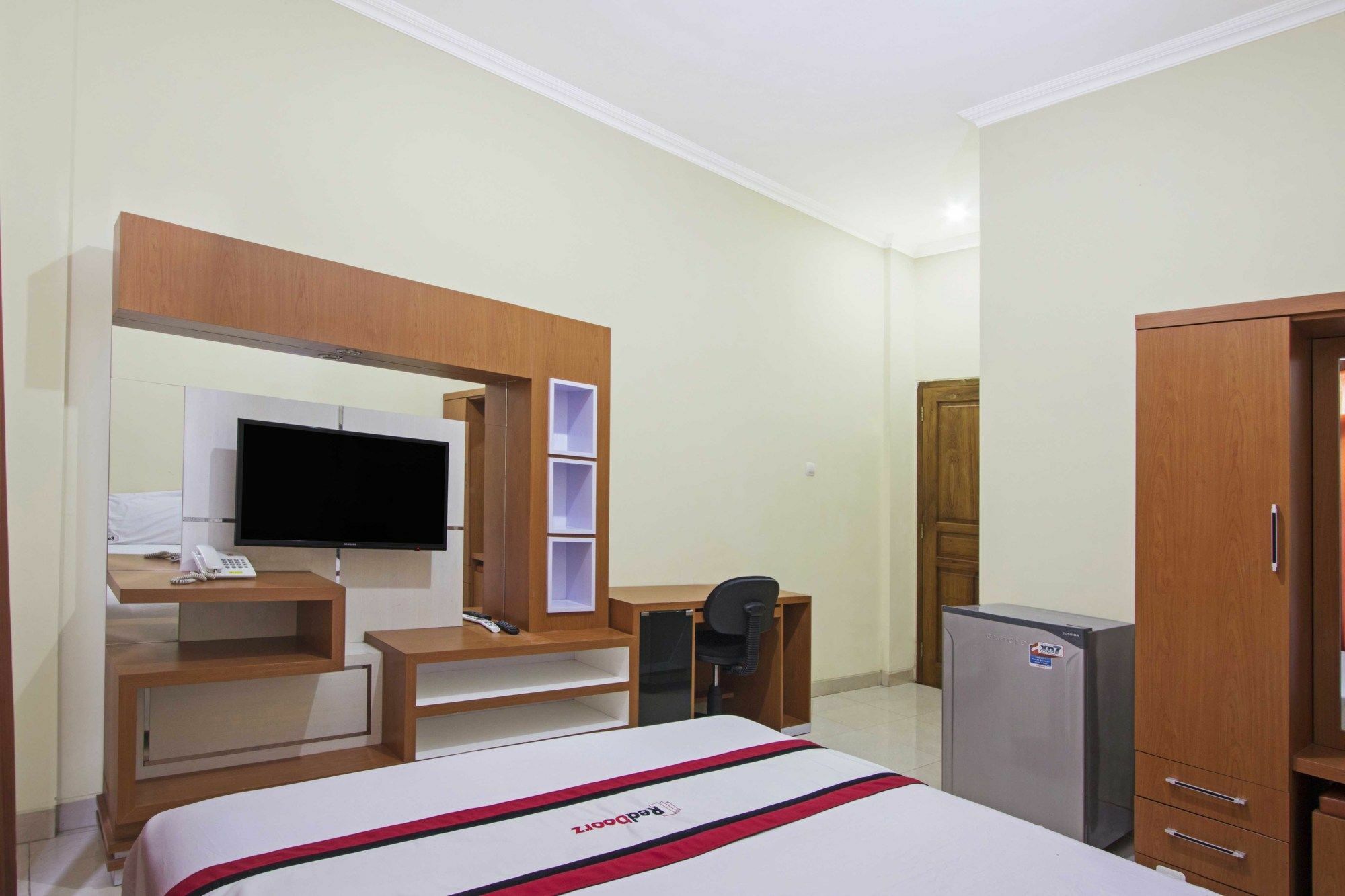 Hotel Reddoorz @ Pogung Baru Kejayan Exterior foto
